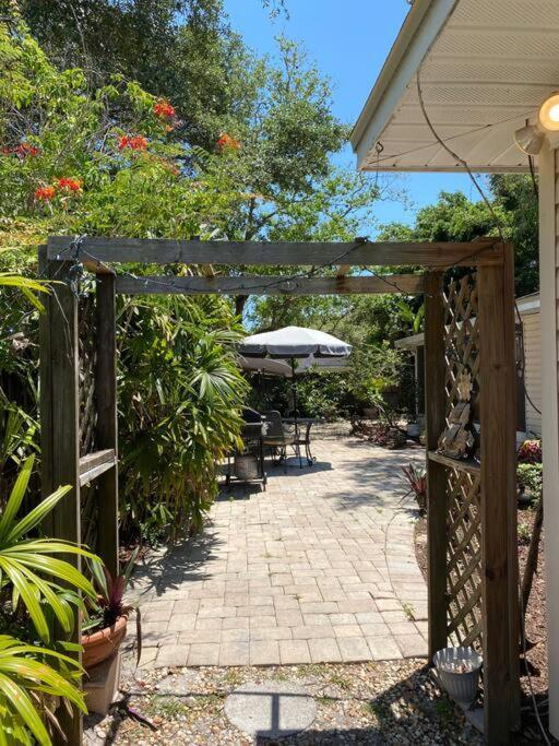 One Bed Suite Near Beaches And Downtown Sarasota Exterior photo
